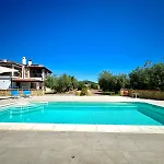 Paradise With Pool *